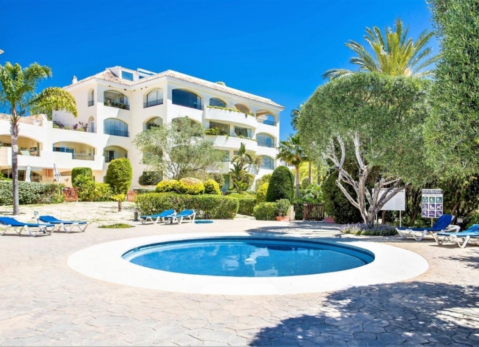 Apartamento Planta Baja en Bahía de Marbella - 1