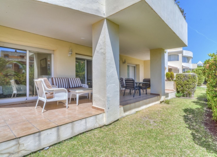 Apartamento Planta Baja en Bahía de Marbella - 1