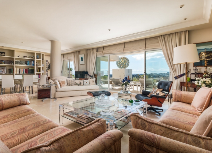Apartment Middle Floor in The Golden Mile Las Terrazas de las Lomas  - 3