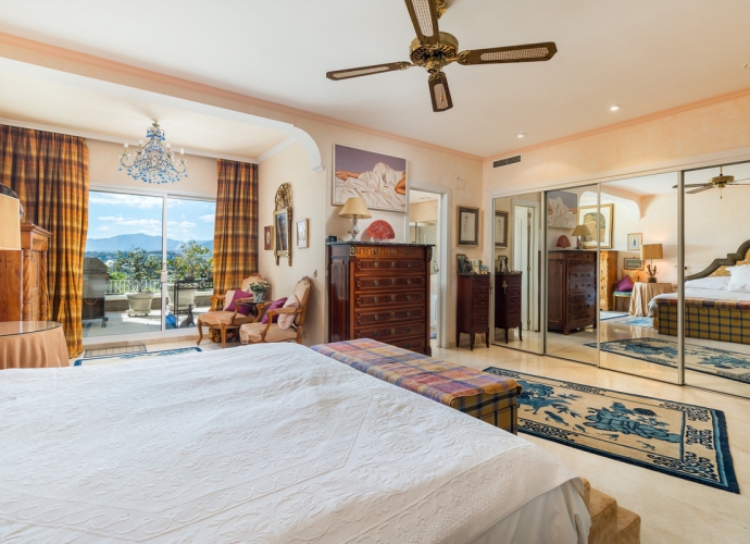 Apartment Middle Floor in The Golden Mile Las Terrazas de las Lomas  - 4