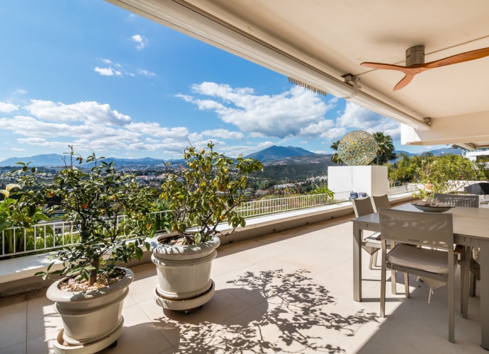 Apartment Middle Floor in The Golden Mile Las Terrazas de las Lomas  - 5