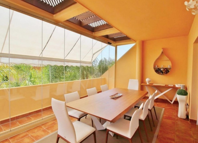 Appartement milieu d’Etage situé à Nueva Andalucía Vista Real  - 4
