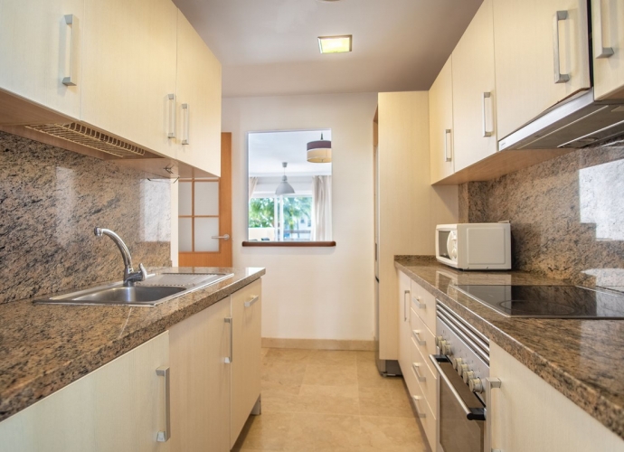 Apartamento Planta Media en New Golden Mile - 7