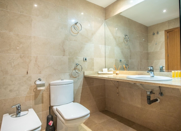 Apartamento Planta Media en New Golden Mile - 9