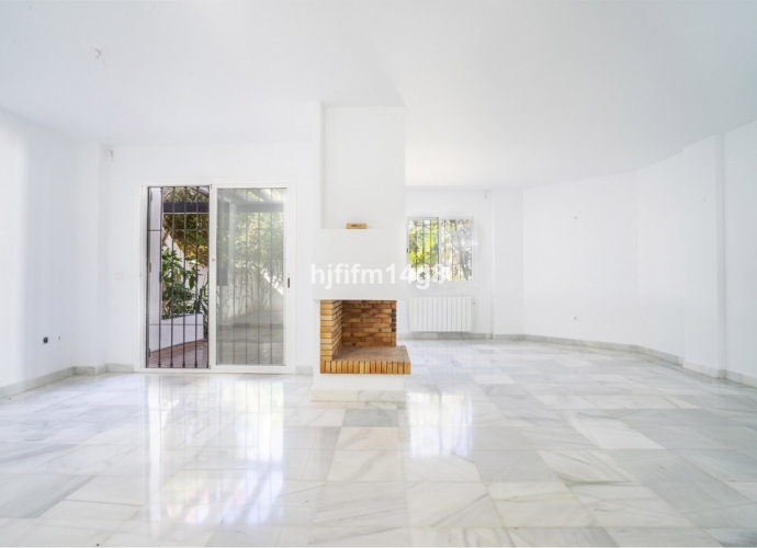 Maison de Ville situé à Nueva Andalucía Los Naranjos  - 1