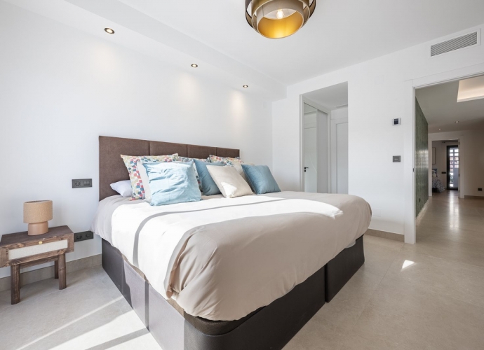 Appartement milieu d’Etage situé à Nueva Andalucía La Maestranza  - 3