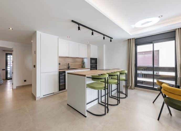 Appartement milieu d’Etage situé à Nueva Andalucía La Maestranza  - 4