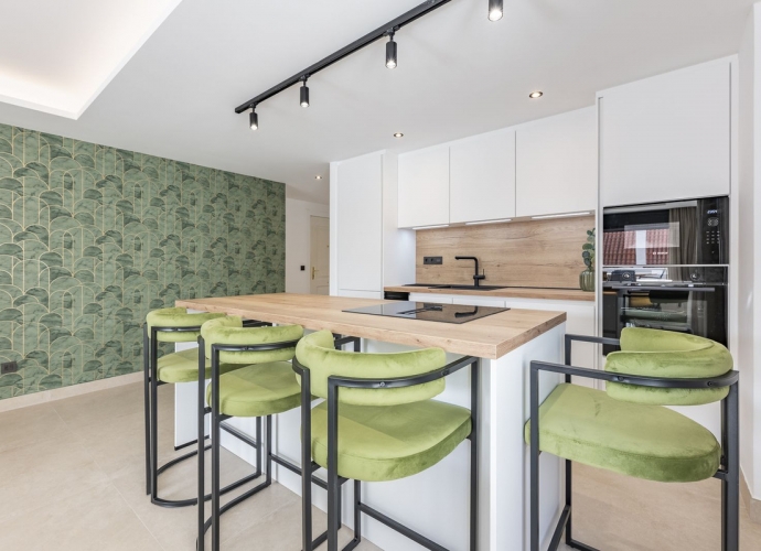 Appartement milieu d’Etage situé à Nueva Andalucía La Maestranza  - 6