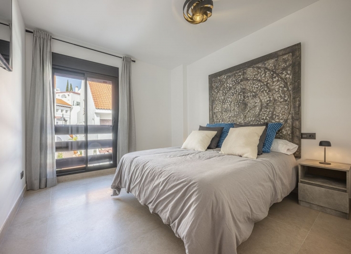 Appartement milieu d’Etage situé à Nueva Andalucía La Maestranza  - 7