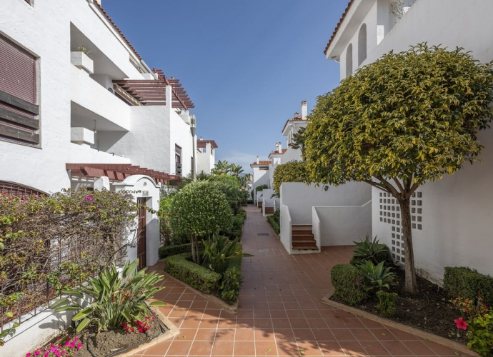 Appartement milieu d’Etage situé à Nueva Andalucía La Maestranza  - 10