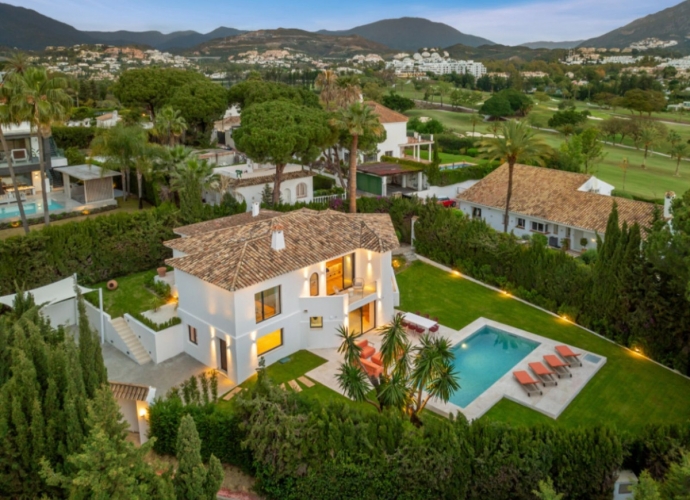 Villa Independiente en Nueva Andalucía - 1