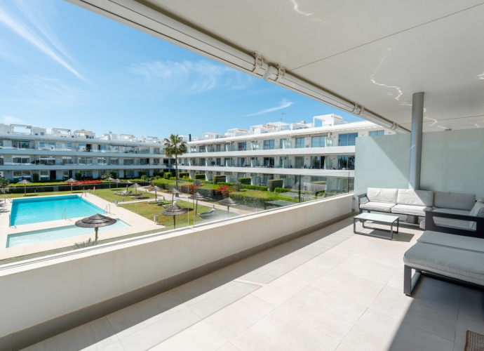 Apartamento Planta Media en Estepona - 1