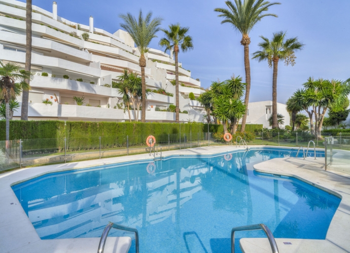 Apartamento Planta Media en Nueva Andalucía - 1