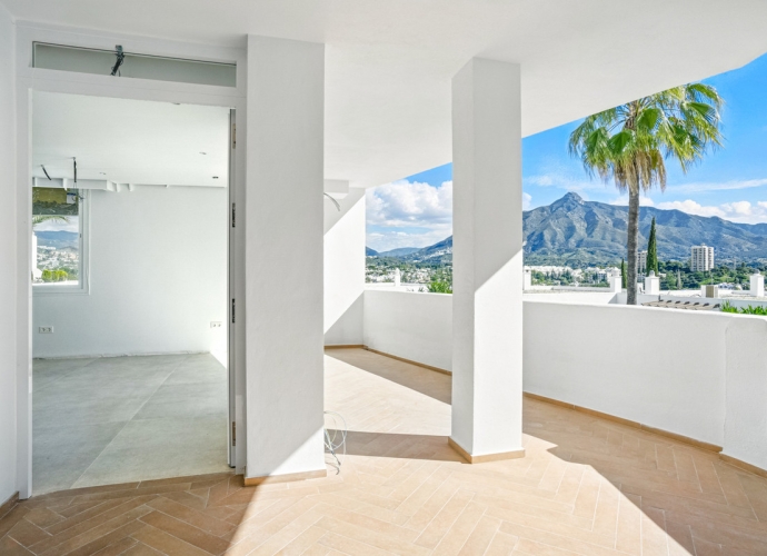 Apartamento Planta Media en Nueva Andalucía - 2