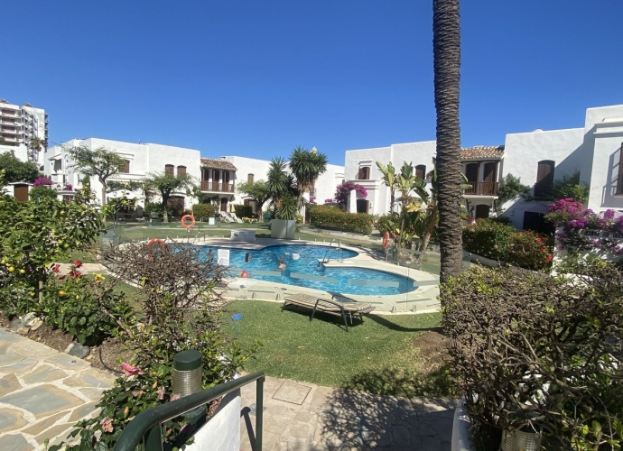 Adosado en Estepona - 1
