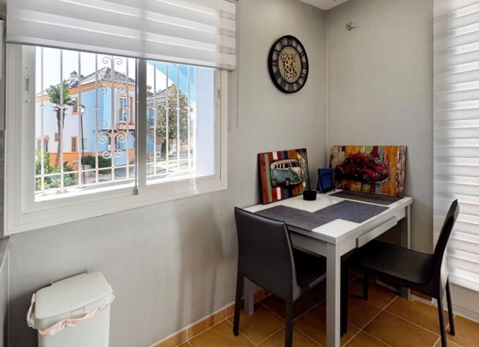Townhouse Terraced in Aloha - 9