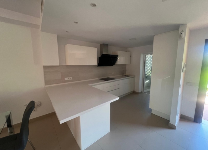Villa Semi Detached in Benahavís - 4