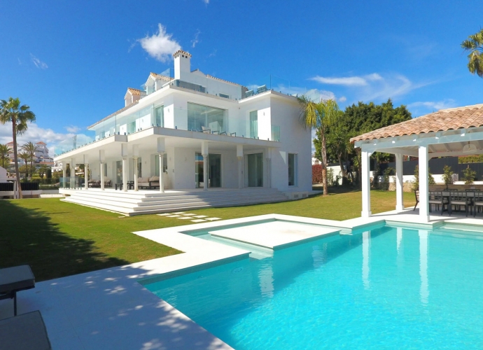 Villa Independiente en Nueva Andalucía Villas en Nueva Andalucia  - 1