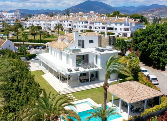 Villa Independiente en Nueva Andalucía Villas en Nueva Andalucia  - 2