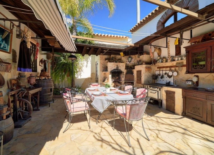 Villa Detached in Las Chapas - 4