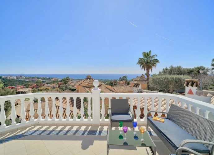 Villa Detached in Las Chapas - 7