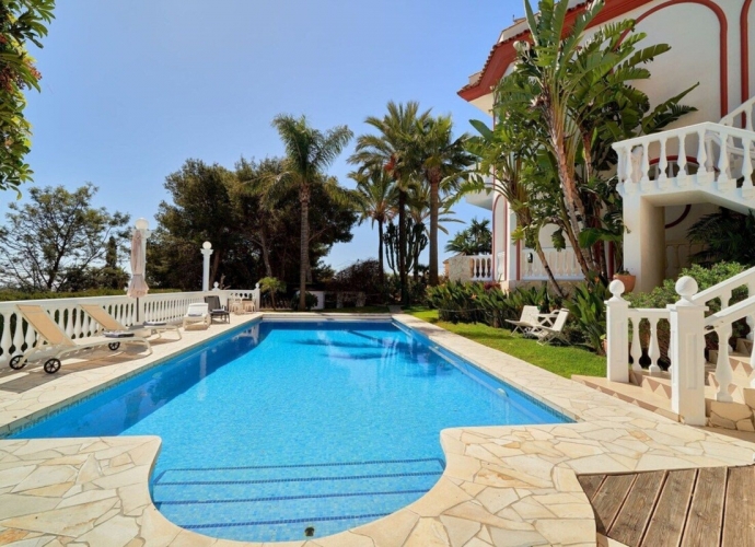 Villa Detached in Las Chapas - 10