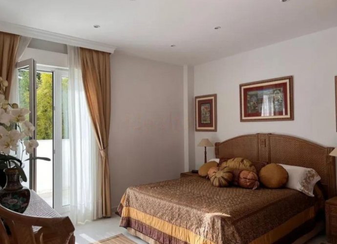 Apartamento Planta Media en The Golden Mile Marbella Real  - 3