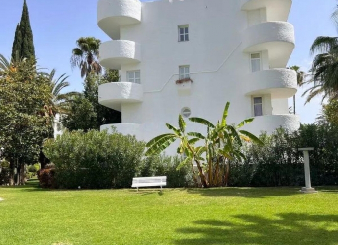 Apartamento Planta Media en The Golden Mile Marbella Real  - 5