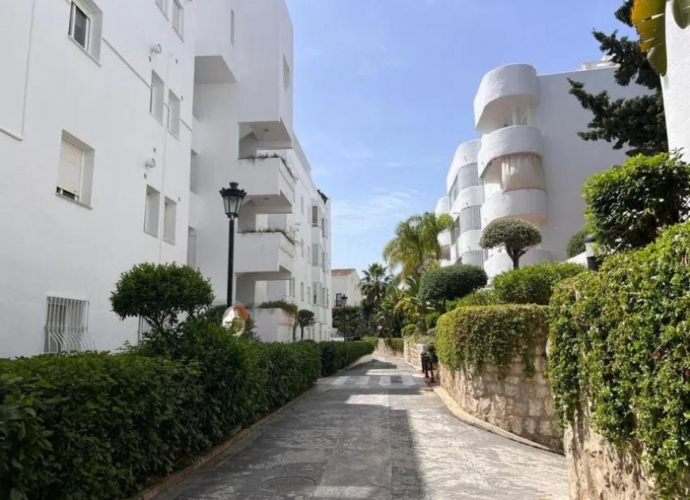 Apartamento Planta Media en The Golden Mile Marbella Real  - 6