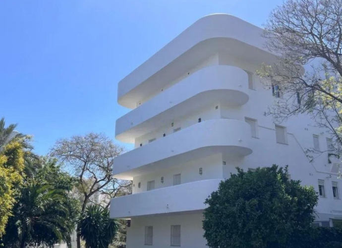 Apartamento Planta Media en The Golden Mile Marbella Real  - 8