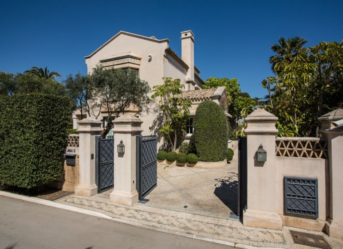 Villa Detached in Los Monteros - 6
