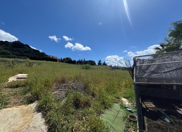 Plot Residential in Estepona - 2