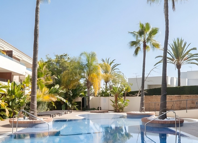 Apartment Middle Floor in Los Monteros - 3