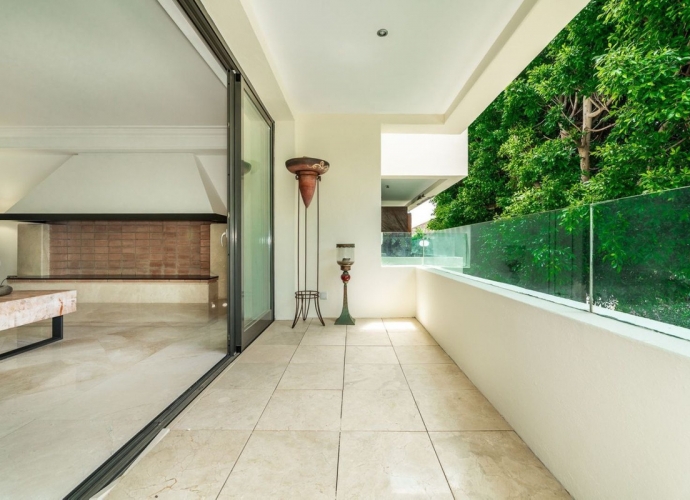 Apartment Middle Floor in Los Monteros - 8