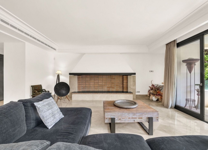 Apartment Middle Floor in Los Monteros - 10