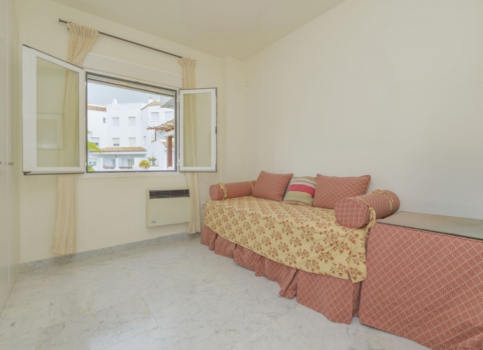 Apartamento Planta Media en Bahía de Marbella - 10