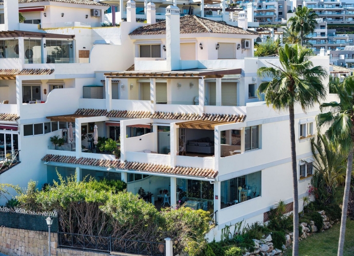 Apartamento Planta Media en Nueva Andalucía Palacetes los Belvederes  - 2