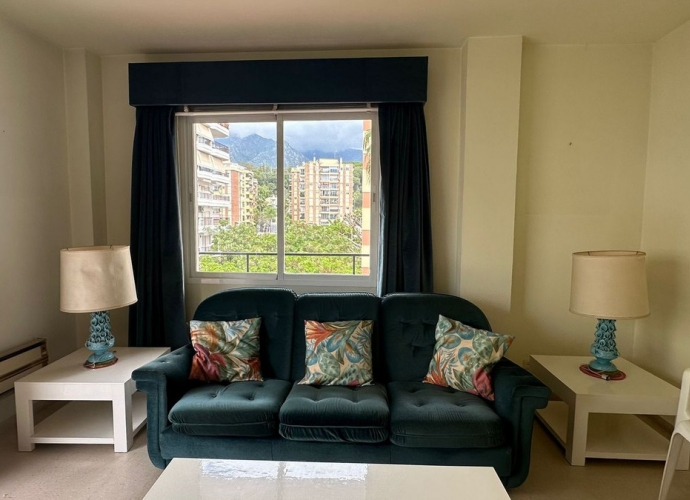 Appartement milieu d’Etage situé à Marbella Apartamentos en el centro de Marbella  - 1