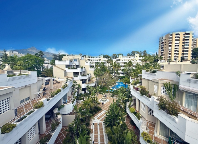 Apartment Penthouse Duplex en Nueva Andalucía Aloha Gardens  - 2