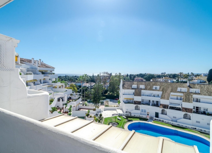 Apartment Penthouse Duplex en Nueva Andalucía El Dorado  - 1