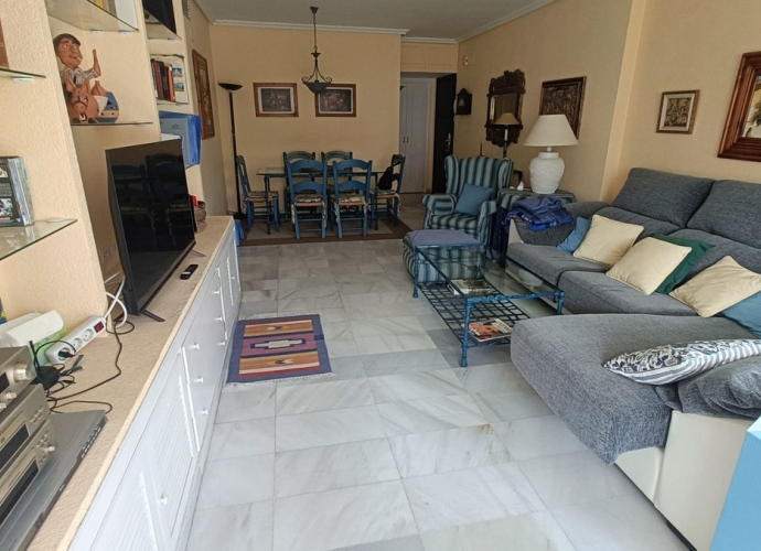 Appartement milieu d’Etage situé à Puerto Banús Jardines del Puerto  - 3