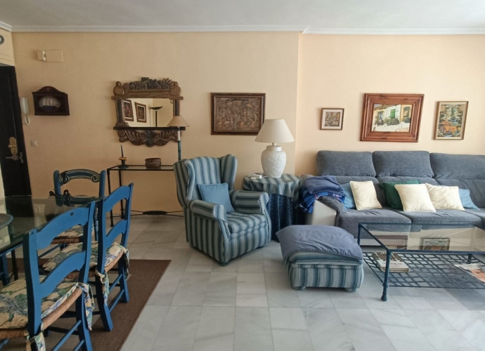 Appartement milieu d’Etage situé à Puerto Banús Jardines del Puerto  - 4
