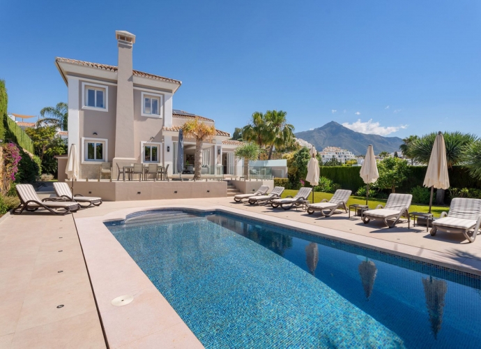 Villa Independiente en Nueva Andalucía Villas en Nueva Andalucia  - 2