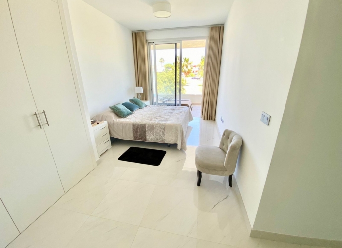 Apartamento Planta Media en Estepona - 2
