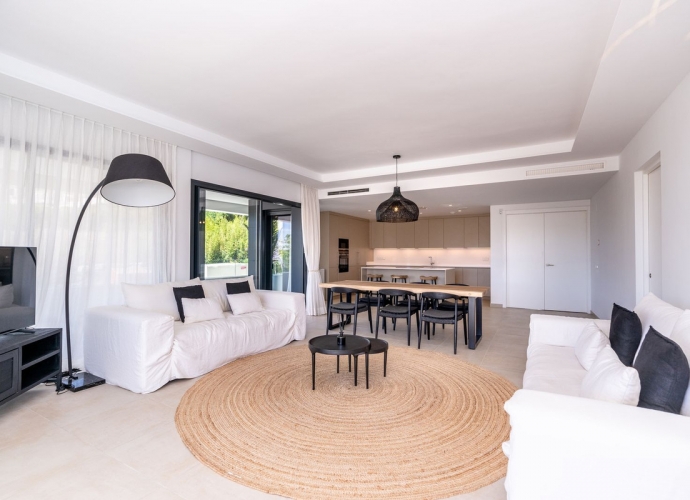 Apartamento Planta Media en Estepona - 9