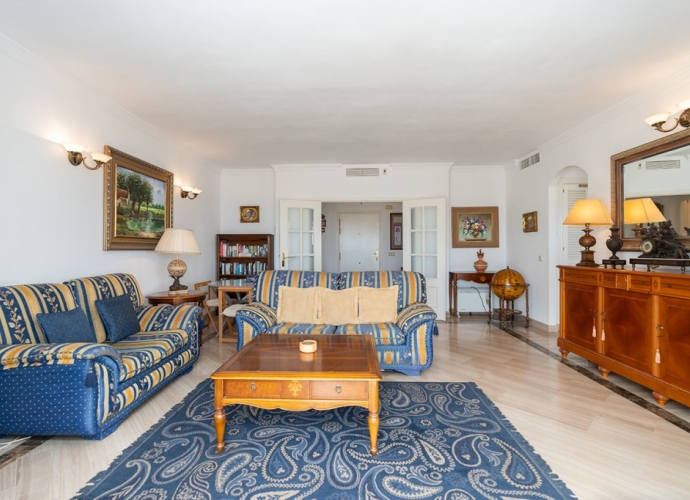 Appartement milieu d’Etage situé à Elviria Hacienda Playa  - 7