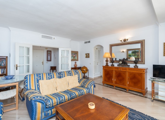 Appartement milieu d’Etage situé à Elviria Hacienda Playa  - 8