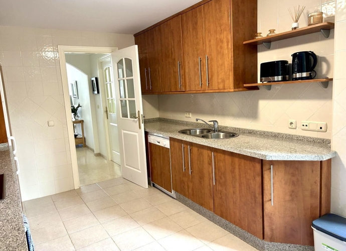 Apartment Middle Floor in Elviria Santa María Village  - 10