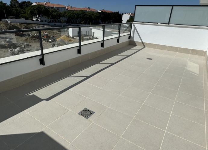 Apartamento Planta Media en Estepona - 1