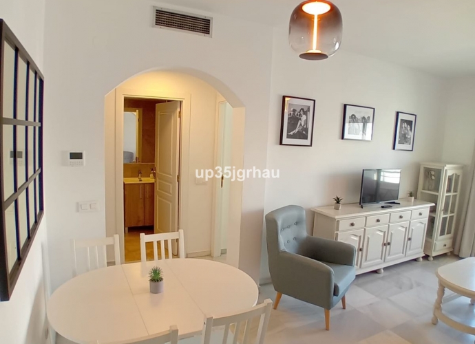 Apartamento Planta Media en Estepona - 2